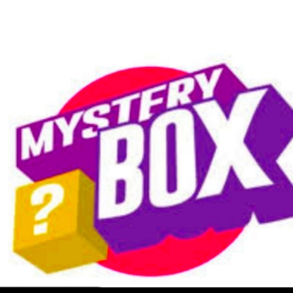 Women's mystery bag 5.75 kg LOTS OF CLOTHES Size Large Is The Mediums - Picture 1 of 12